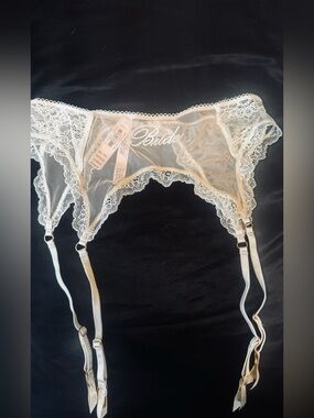 Victoria's Secret White Lace Bride Garter Belt